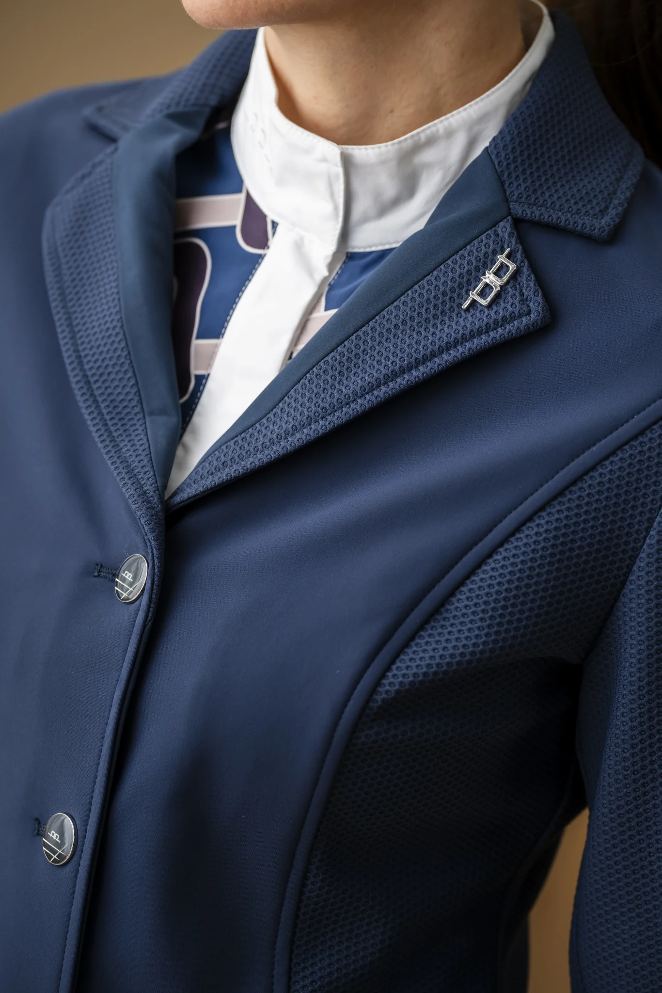 AA Platinum Bonded Motion Lite Jacket - Image 4