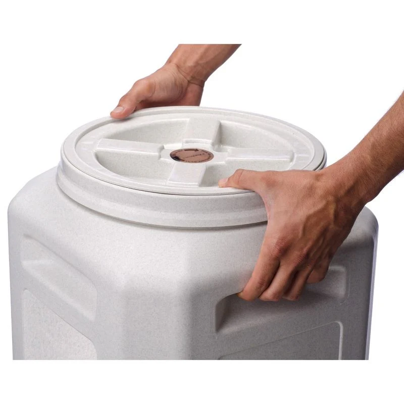 Vittles Vault Food Storage - 30 lb - Image 3